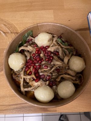 Christmas Bowl   at beets&roots - Mainzer Landstraße in Frankfurt