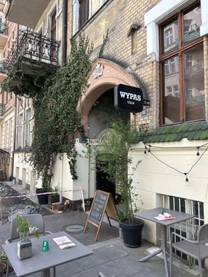 Outside shared with Wypas  at W-Śniadania in Poznan