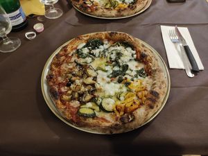 Pizza at Pizzeria Paradise in Lecce