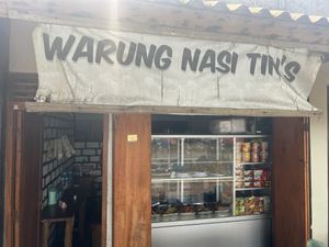Nice display of available dishes. Nice supply of cold bottled drinks inside   at Warung Nasi Tin's in Cijulang