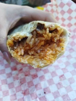 Burrito de Setas pibil con arrocito. Estaba rico #Veganuary at Mamasita Burrito in Mexico City