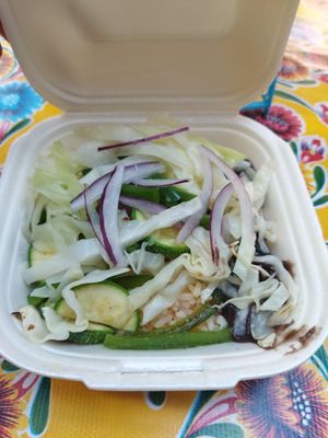 Rescate de Chief con frijoles, arroz, calabazas, col cebolla morada. #Veganuary at Mamasita Burrito in Mexico City