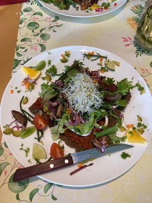 RAW pizza  at Veggies on Fire in The Hague