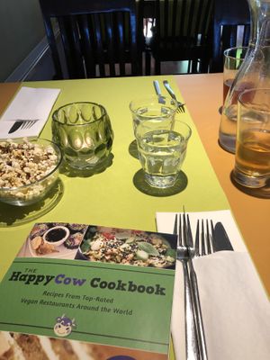 Tip: kookboek met gerechten van veggies on fire at Veggies on Fire in The Hague