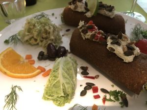 Raw wraps at Veggies on Fire in The Hague