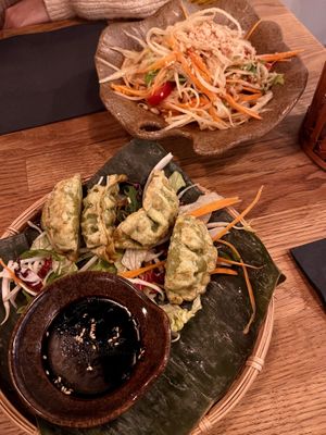Tapas: Gyoza und Papayasalat  at Chao! Vietnam in Karlsruhe