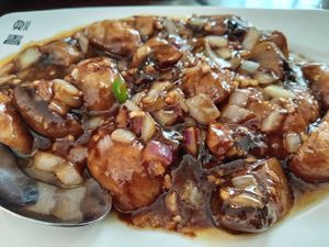 Mushrooms in satay sauce at Royal Baths Chinese Restaurant in Harrogate