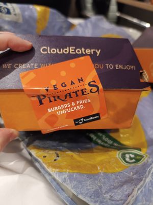 Burger box at Vegan Pirates by CloudEatery in Berlin