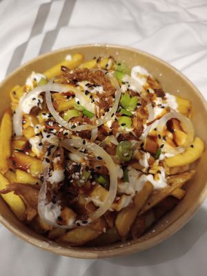 Nobo chick'n teriyaki friezz with vegan vampire at Vegan Pirates by CloudEatery in Berlin