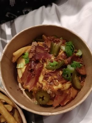 Bacon chilli cheeze friezz at Vegan Pirates by CloudEatery in Berlin