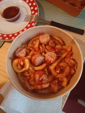 "CurryVurst Curls" at Vegan Pirates by CloudEatery in Berlin