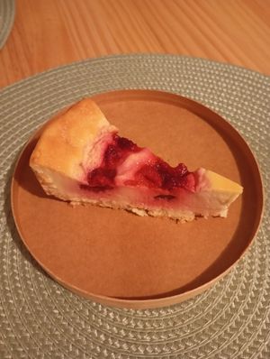 "Happy Berry Cheese Cake" at Vegan Pirates by CloudEatery in Berlin