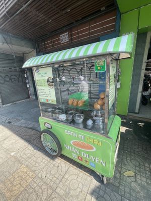 Bạn mi cart   at Nhan Duyen Chay in Thu Dau Mot