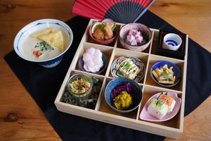 100％Vegan＆All Natural.
Traditional Japanese
 Bento＆Ramen set-A
 at Tokyo Vegan Ramen Center in Tokyo