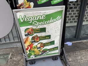 sign #Veganuary at Mustafa's Can Gemüse Kebap in Berlin
