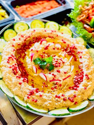 moutabbal (aubergine röra) catering  at Shawarma Bar in Visby