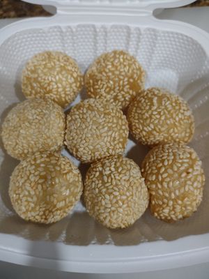 Sesame balls at 88 Bao Bao in Concord