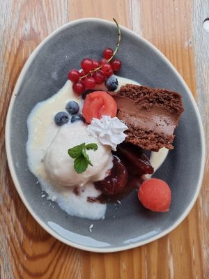 Mousse au Chocolatkuchen at Die Weinstube Nachhaltig Geniessen in Zeltingen