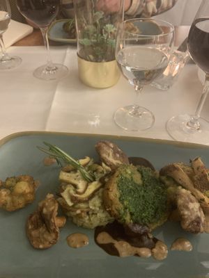 Mail course - Risotto with seitan steak, mushrooms, two different sauces and vegetable puree  at Die Weinstube Nachhaltig Geniessen in Zeltingen