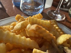 Fries  at Die Weinstube Nachhaltig Geniessen in Zeltingen