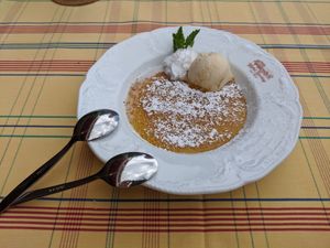 Crème brûlée at Die Weinstube Nachhaltig Geniessen in Zeltingen