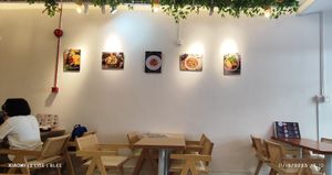 Spacious seating at So Sweet Dessert - 甜甜屋 in Central Singapore