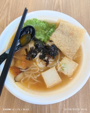 Tomato Seaweed Soup Ramen at So Sweet Dessert - 甜甜屋 in Central Singapore