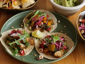 "Veggies" Tacos (Vegan & Gluten free) at El Taco Del Diablo in Bordeaux