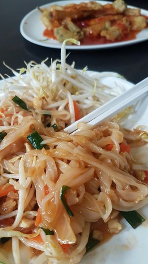 pad thai at Kran Boom Modern Thai in Bangkok