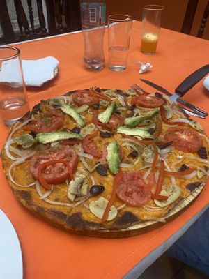 Vegetarian pizza without cheese   at La Casona Restaurant in Puno