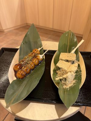 Dango & Mochi   at Fushimi-Inari Hirano Seishoan in Kyoto