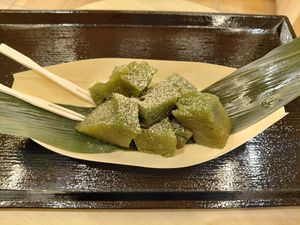 Warabimochi vegan at Fushimi-Inari Hirano Seishoan in Kyoto