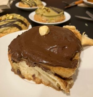 Rollo de canela con cobertura tipo nutella  at Natury in Barcelona