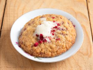 plantbased Cookie with Raspberry and white Chocolate at Natury in Barcelona