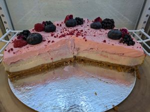 Berry cheesecake at Natury in Barcelona