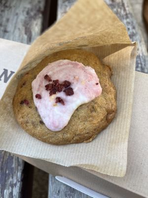 Raspberry cookie  at Natury in Barcelona