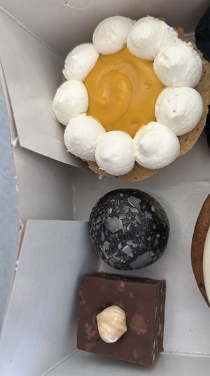 Fudgy Choco Orange Brownie 1,50€
Hazelnut Fudge 2,10€
Daily Special: Small Mango Cake 4,60€  at Petit by Sam in The Hague