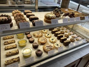 Several vegan options (marked with a v)  at Petit by Sam in The Hague