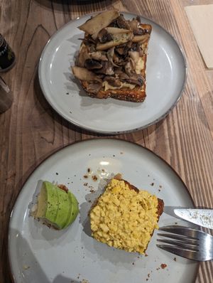 Sorry we were hungry , so we already ate nearly everything. But those are the different toasts at The Kind  in Kyoto