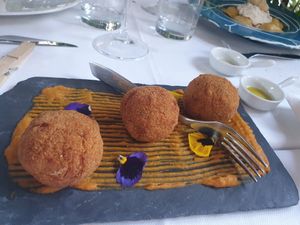Albóndigas de alubias y verduras at Cappero Bistrot in Modica