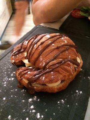 Vegan chocolate croissant with banana, amaaaazing at Bagel in Mallorca