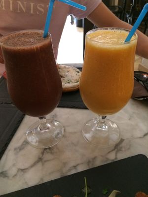 Smoothies!!! Bloody amazing for the morning, only €5.90 at Bagel in Mallorca
