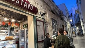 Gustavo with very nice ambiente   at Gustavo in Monopoli