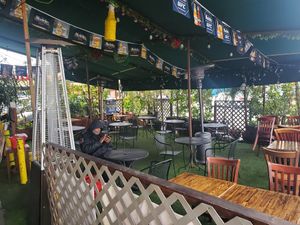 Patio at The Grain Cafe in Los Angeles