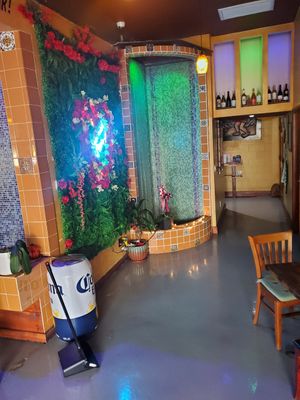 Deco at The Grain Cafe in Los Angeles