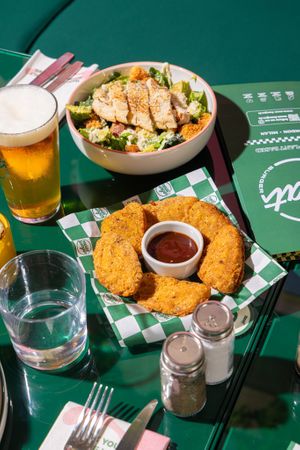 Chick’n Kale Caesar & Chick’n Tenders at Neat Burger - Merlata Bloom in Milan