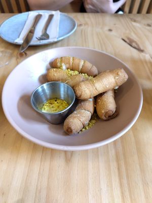 Taquitos with a mango dip at Umami Good Food - La Laguna in Tenerife