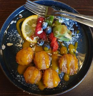 283 frittierte Kokosbällchen at Nikko Sushi Ramen & Vegan in Bamberg