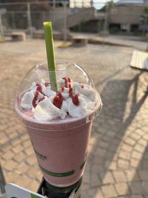 Raspberry shakee  at Sweet Izzy in Denver