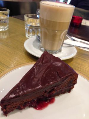 Vegan 'Sacher Torte' at Banyan in Cologne